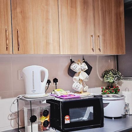 E. R Homestay 3R2B Nearby Klia 雪邦 外观 照片