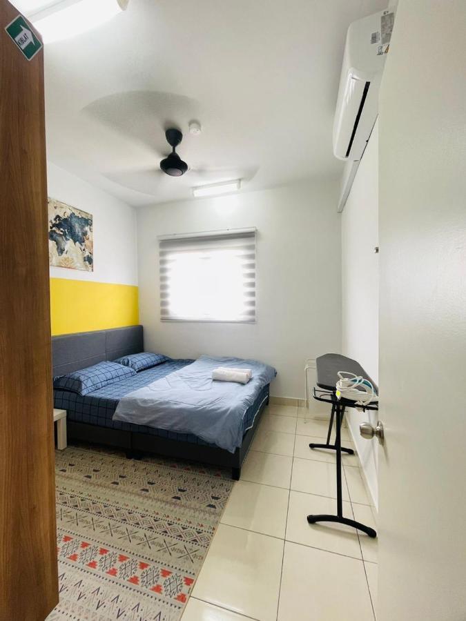 E. R Homestay 3R2B Nearby Klia 雪邦 外观 照片