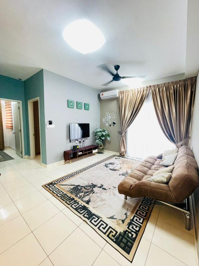 E. R Homestay 3R2B Nearby Klia 雪邦 外观 照片