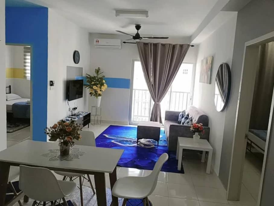 E. R Homestay 3R2B Nearby Klia 雪邦 外观 照片